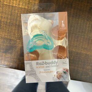 Sophie La Girafe Paci Holder with Teal Pacifier